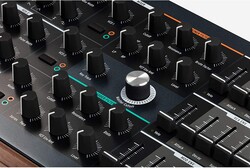 Arturia PolyBrute 61 Tuşlu Synthesizer - 3