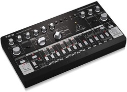 Behringer TD-3-BK Analog Synthesizer - 3