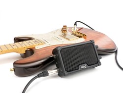 IK Multimedia iRig Nano Amp (Black) - 4