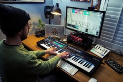 Novation 61 SL MK III 61 Tuşlu Midi Klavye - 3