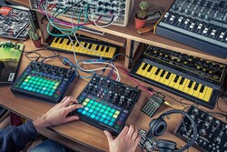 Novation Circuit Mono Station Midi Pad Kontrol Ünitesi - 2