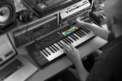 Novation Launchkey 49 MK2 49 Tuş Midi Klavye - 2