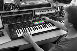 Novation Launchkey 61 MK2 61 Tuş Midi Klavye - 2